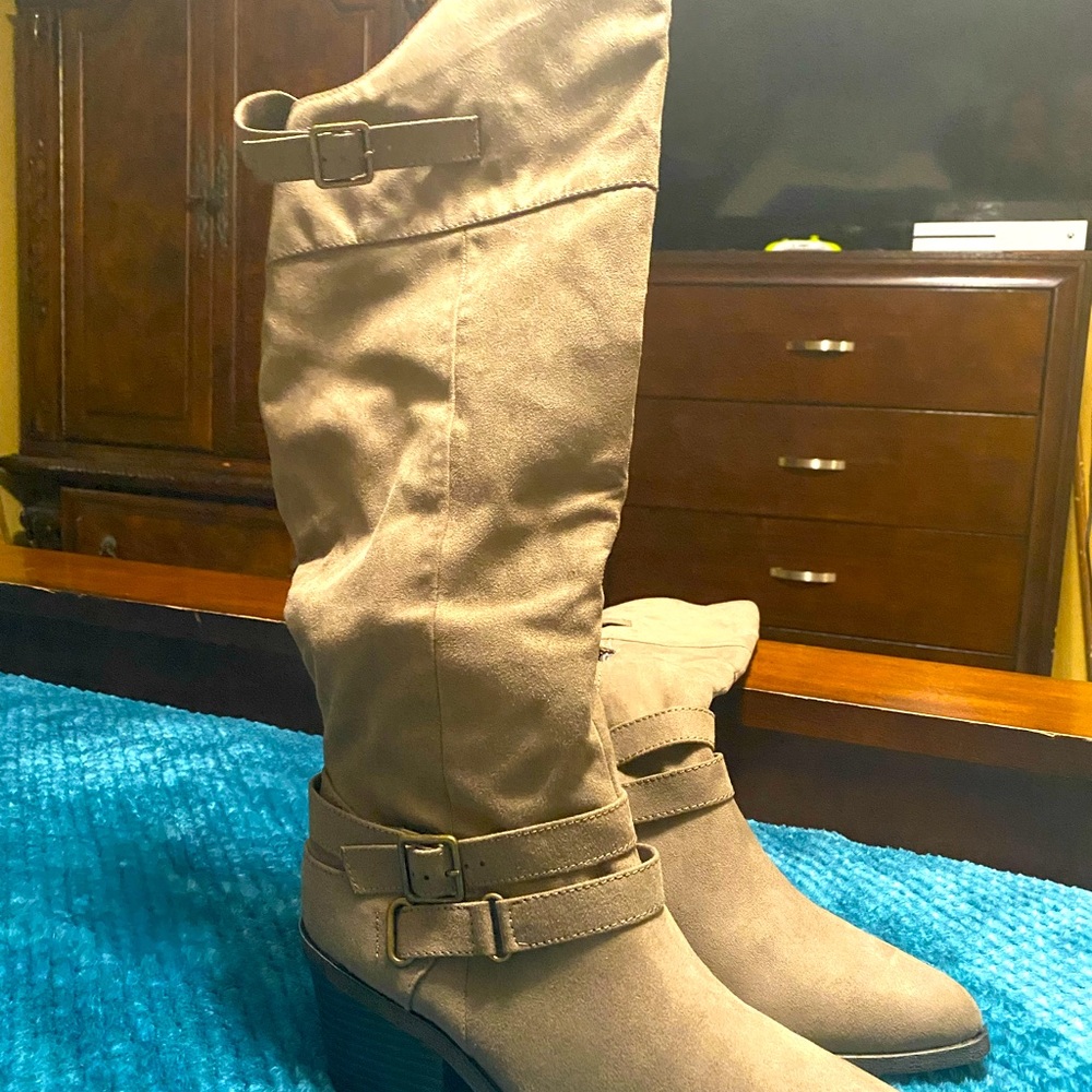 NWT Maurice’s size 9 Wide Calf Boots